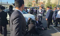 Extremist haredi rioters block entrance to Jerusalem